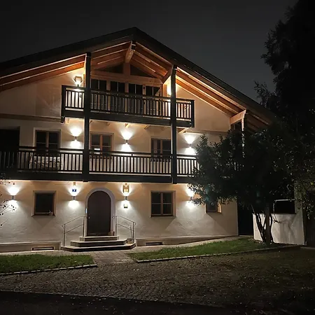 Barrierefreie 3-Zi.-Ferienwohnung Mit Gartenzugang In Ruhiger, Zentrumsnaher Lage Oberammergau Exterior photo