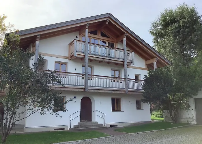 Barrierefreie 3-Zi.-Ferienwohnung Mit Gartenzugang In Ruhiger, Zentrumsnaher Lage